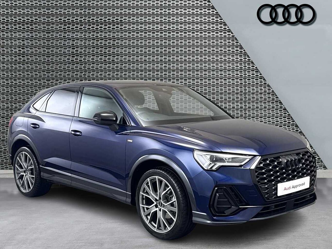 Main listing image - Audi Q3