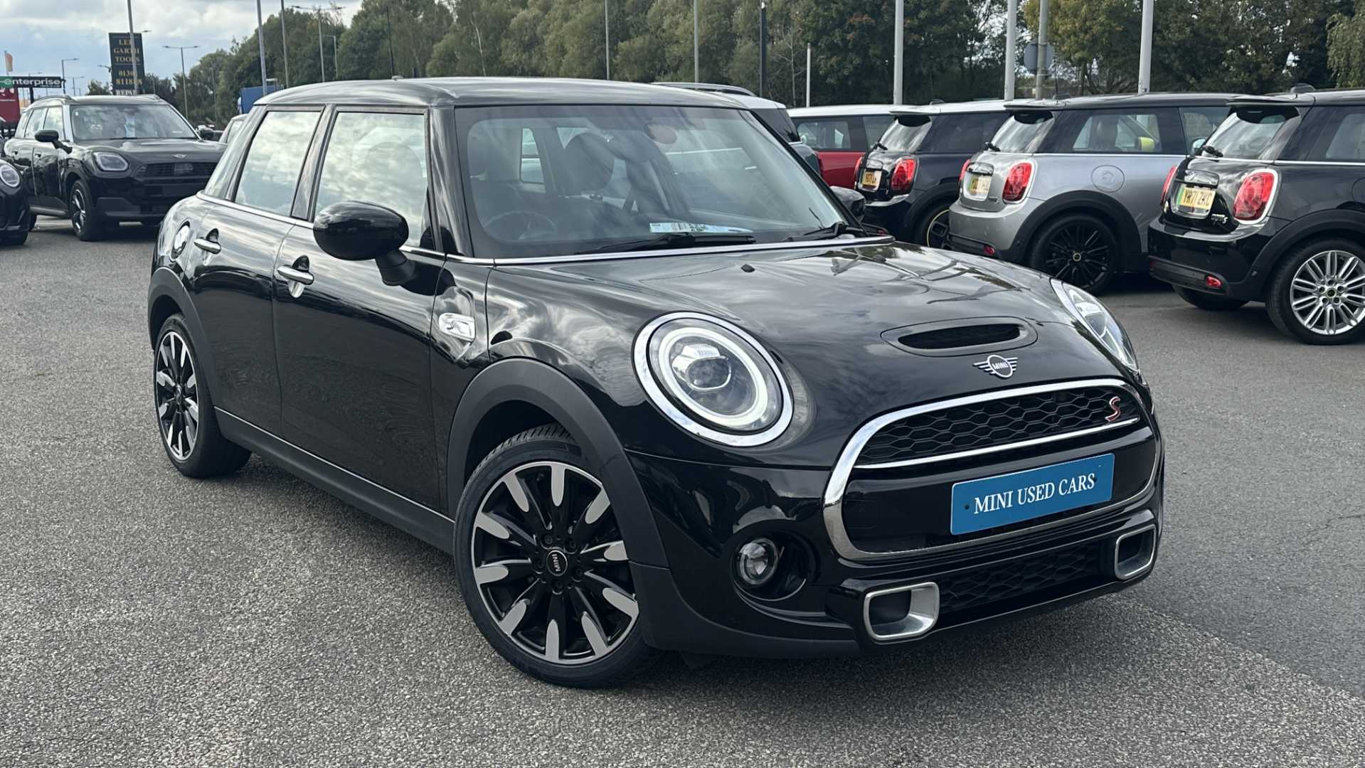 Main listing image - MINI Hatchback 5dr