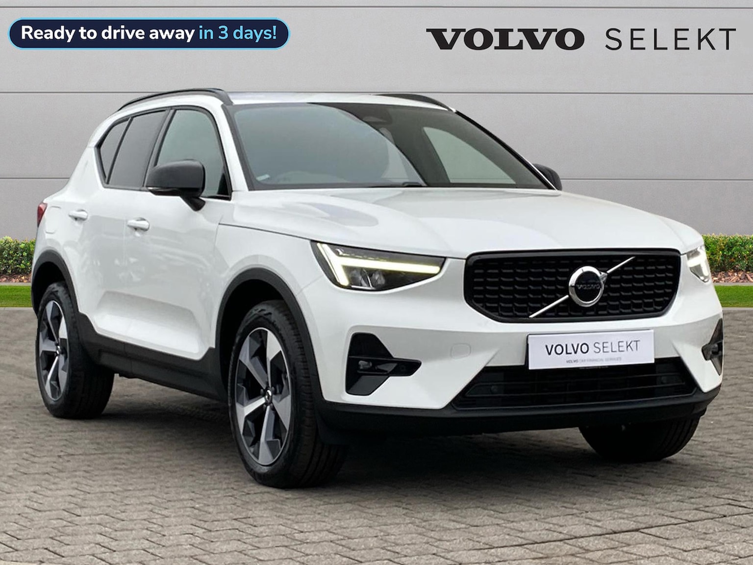 Main listing image - Volvo XC40