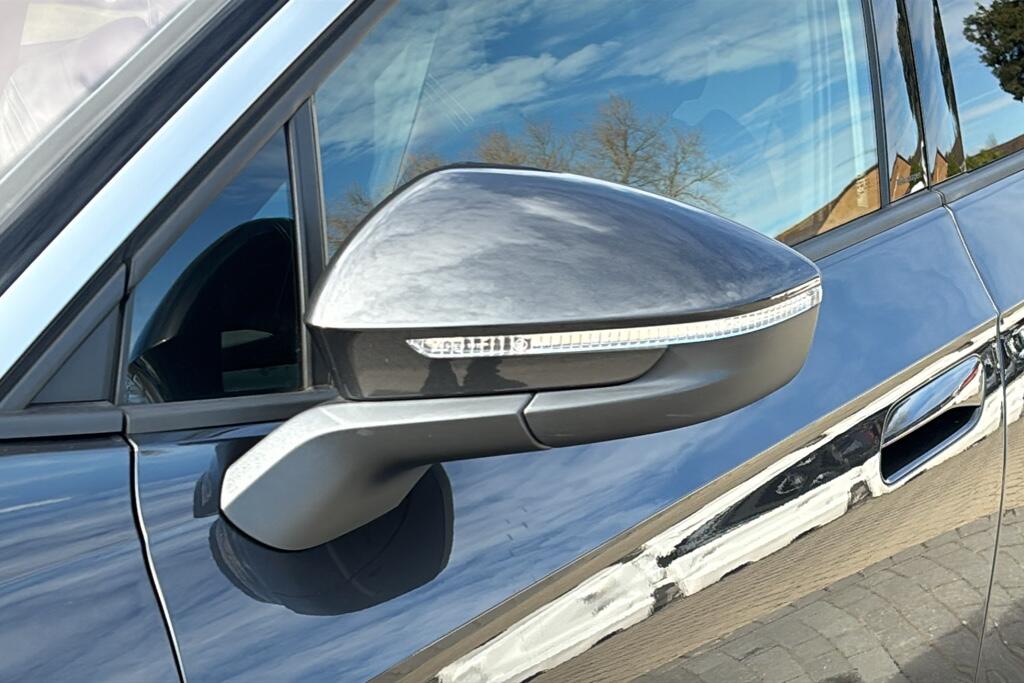 Main listing image - Volkswagen ID.4