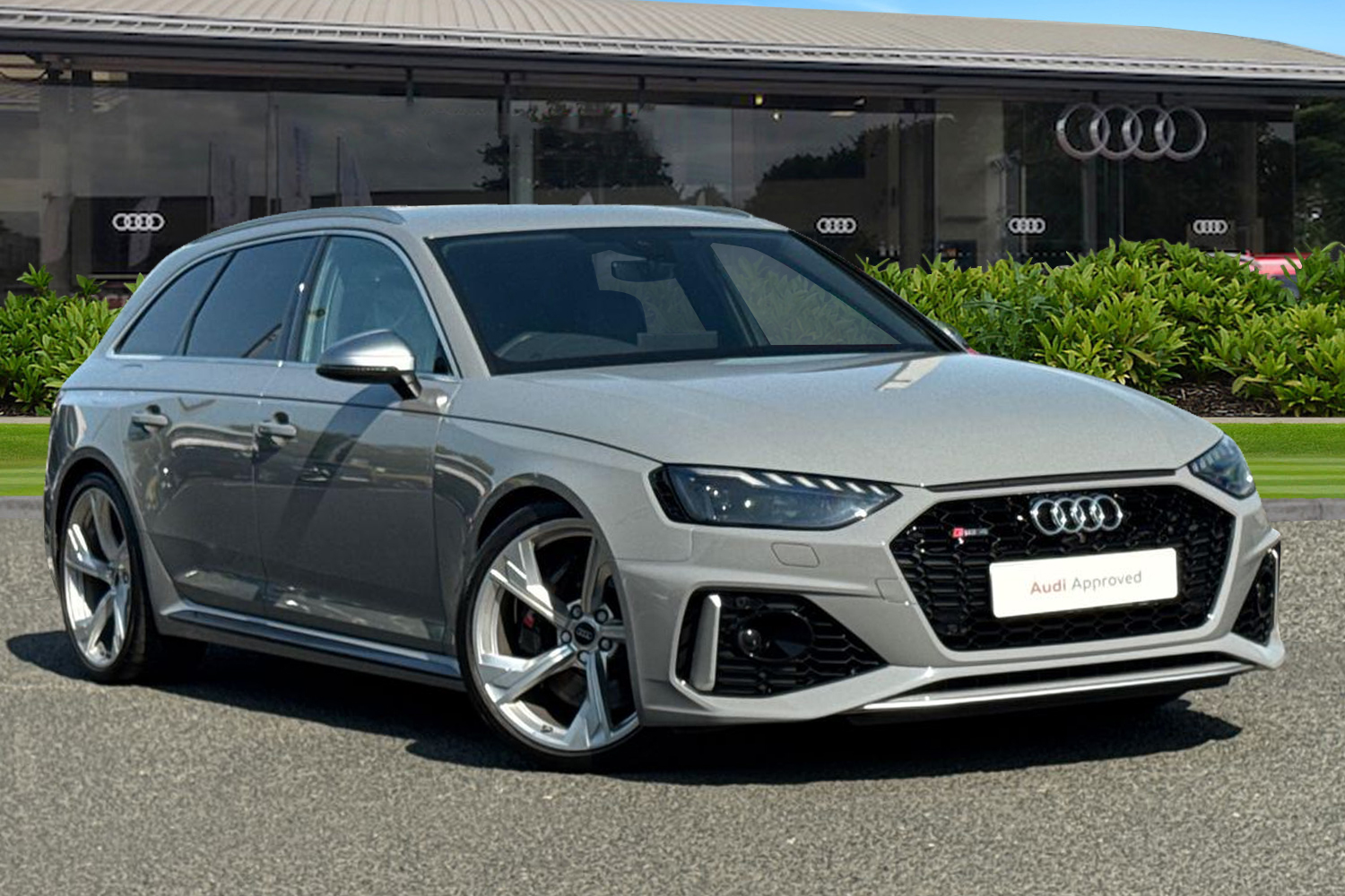 Main listing image - Audi RS4