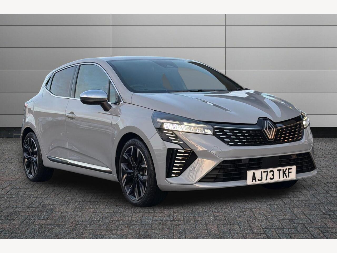 Main listing image - Renault Clio