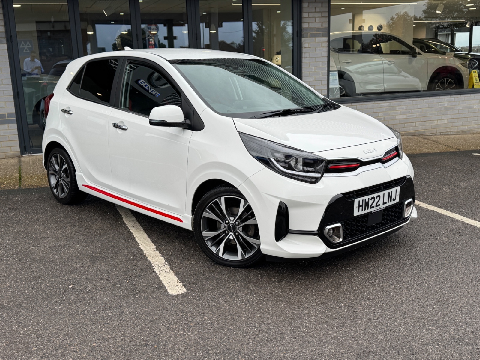 Main listing image - Kia Picanto