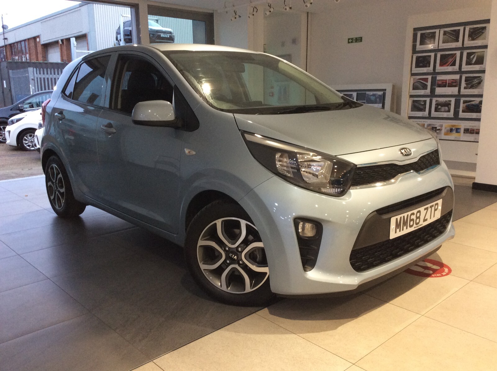 Main listing image - Kia Picanto