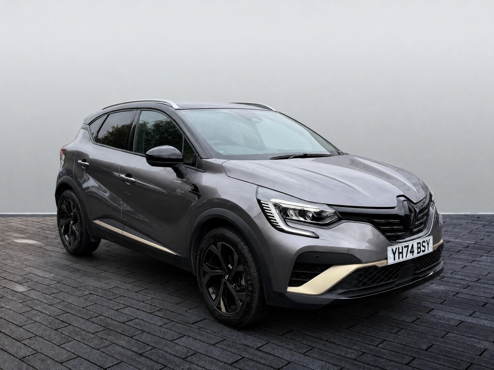 Main listing image - Renault Captur