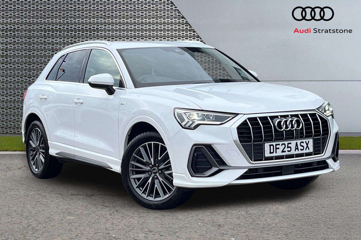 Main listing image - Audi Q3