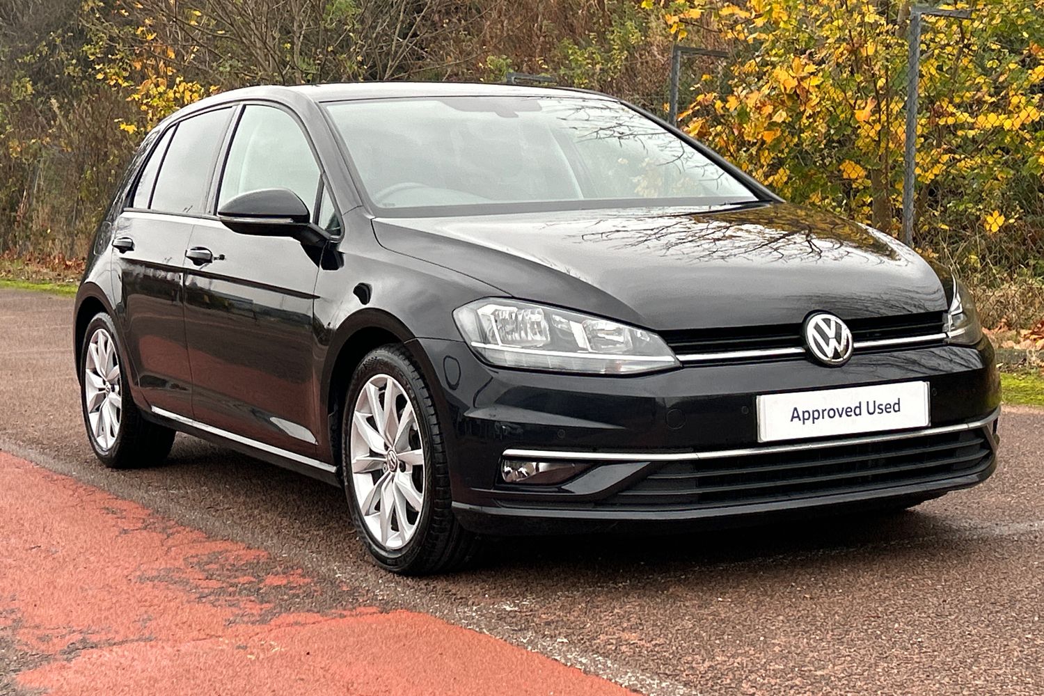 Main listing image - Volkswagen Golf