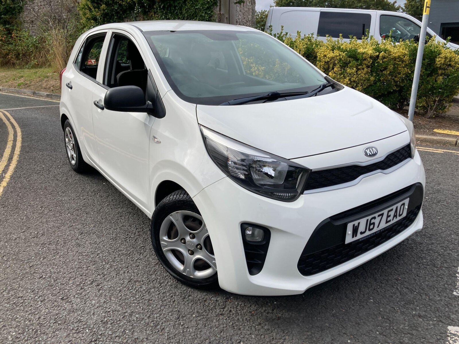 Main listing image - Kia Picanto