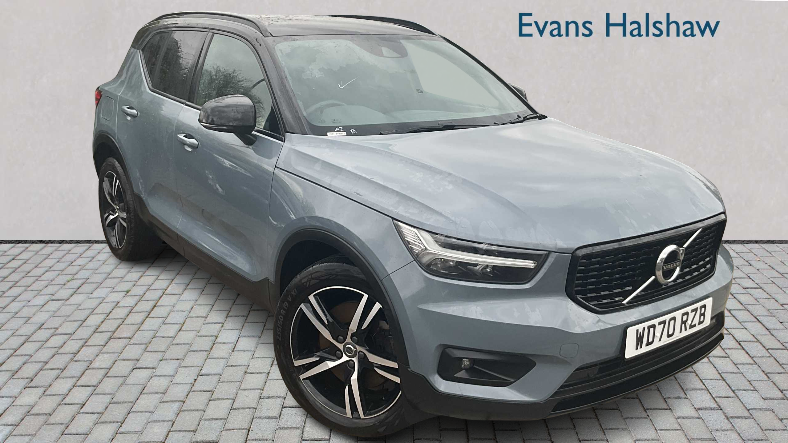 Main listing image - Volvo XC40 Recharge