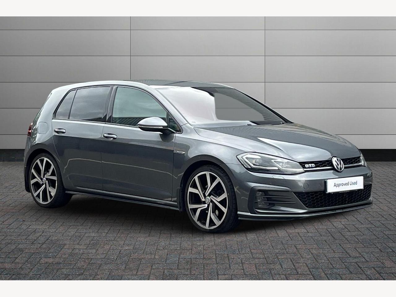 Main listing image - Volkswagen Golf