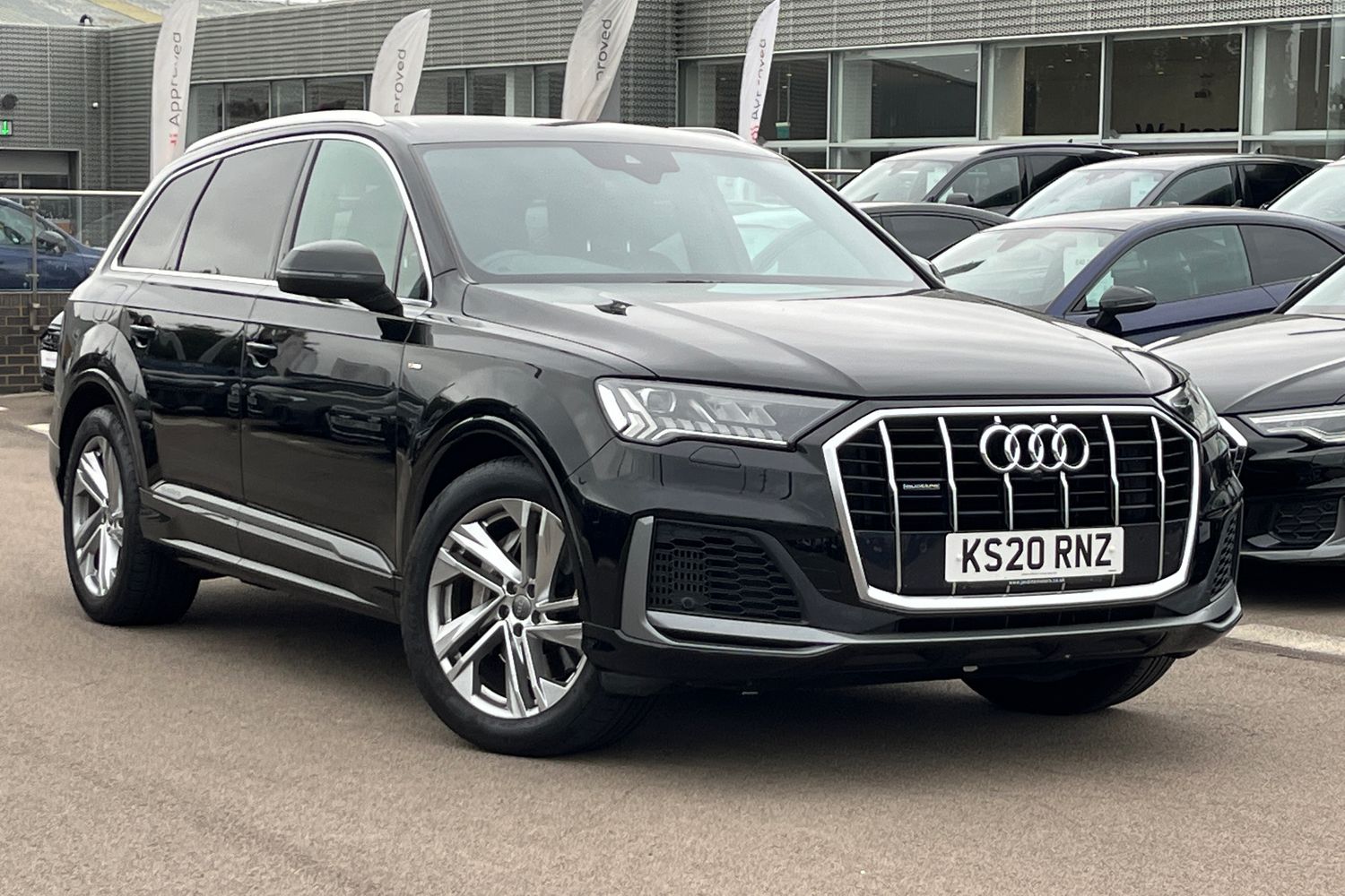 Main listing image - Audi Q7