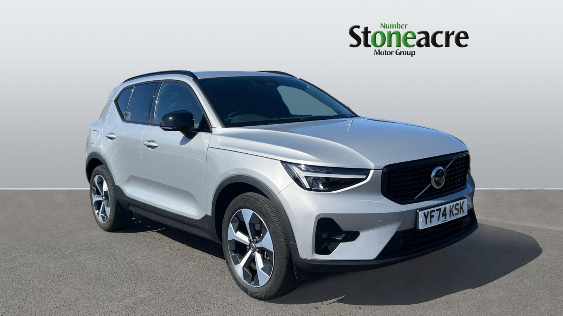 Main listing image - Volvo XC40