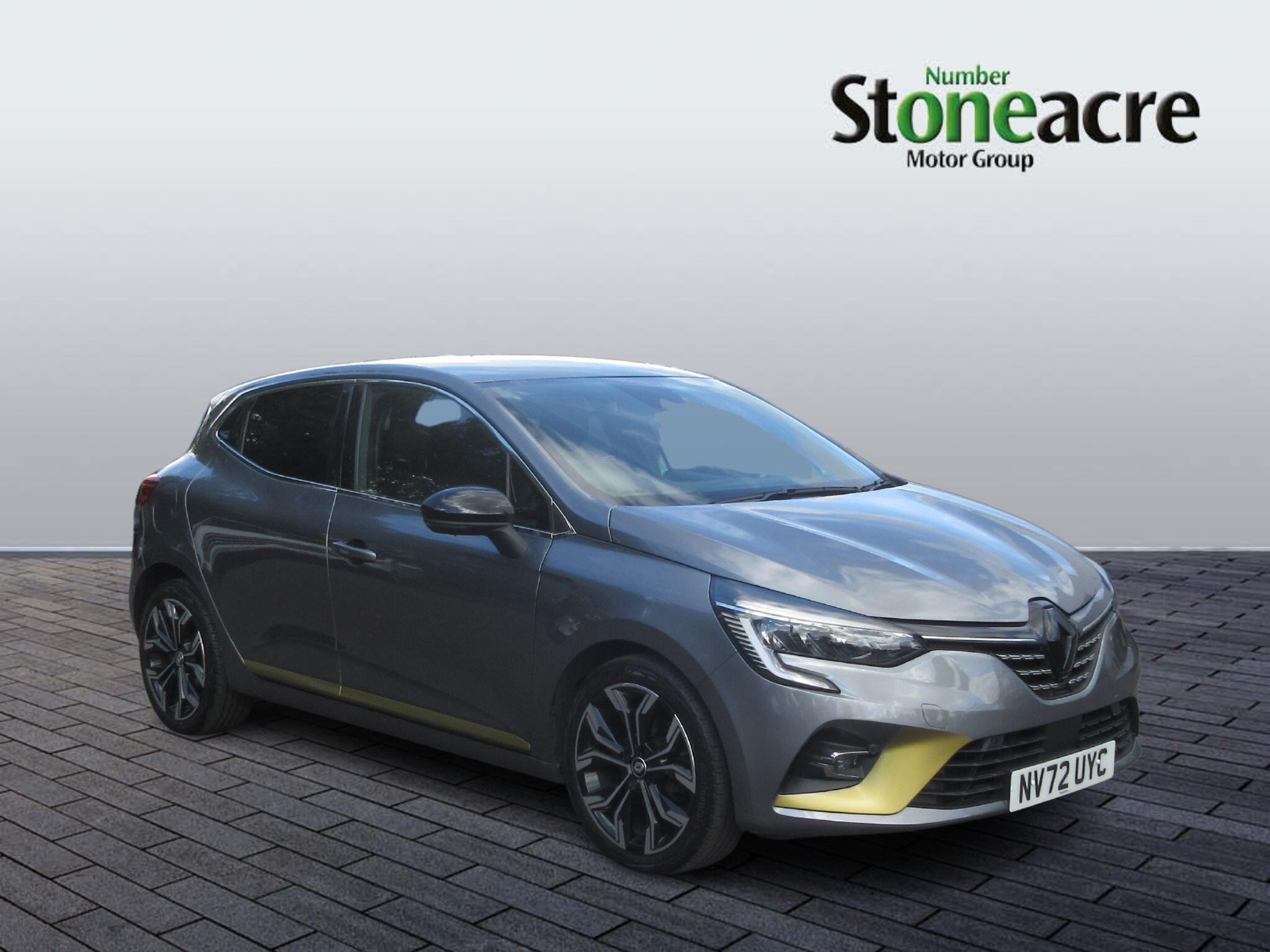 Main listing image - Renault Clio
