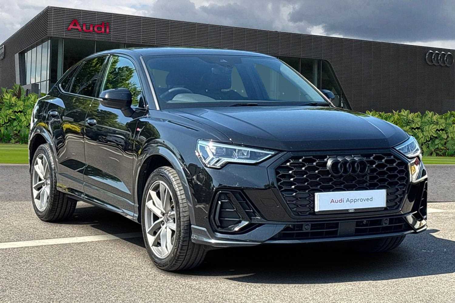 Main listing image - Audi Q3