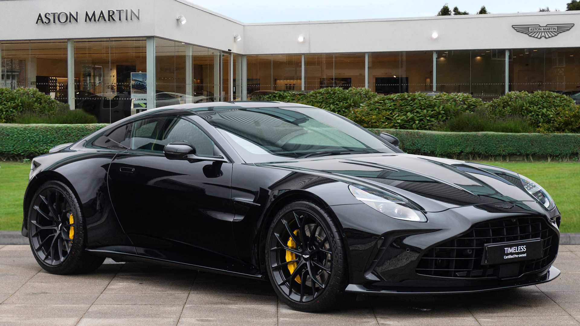 Main listing image - Aston Martin Vantage