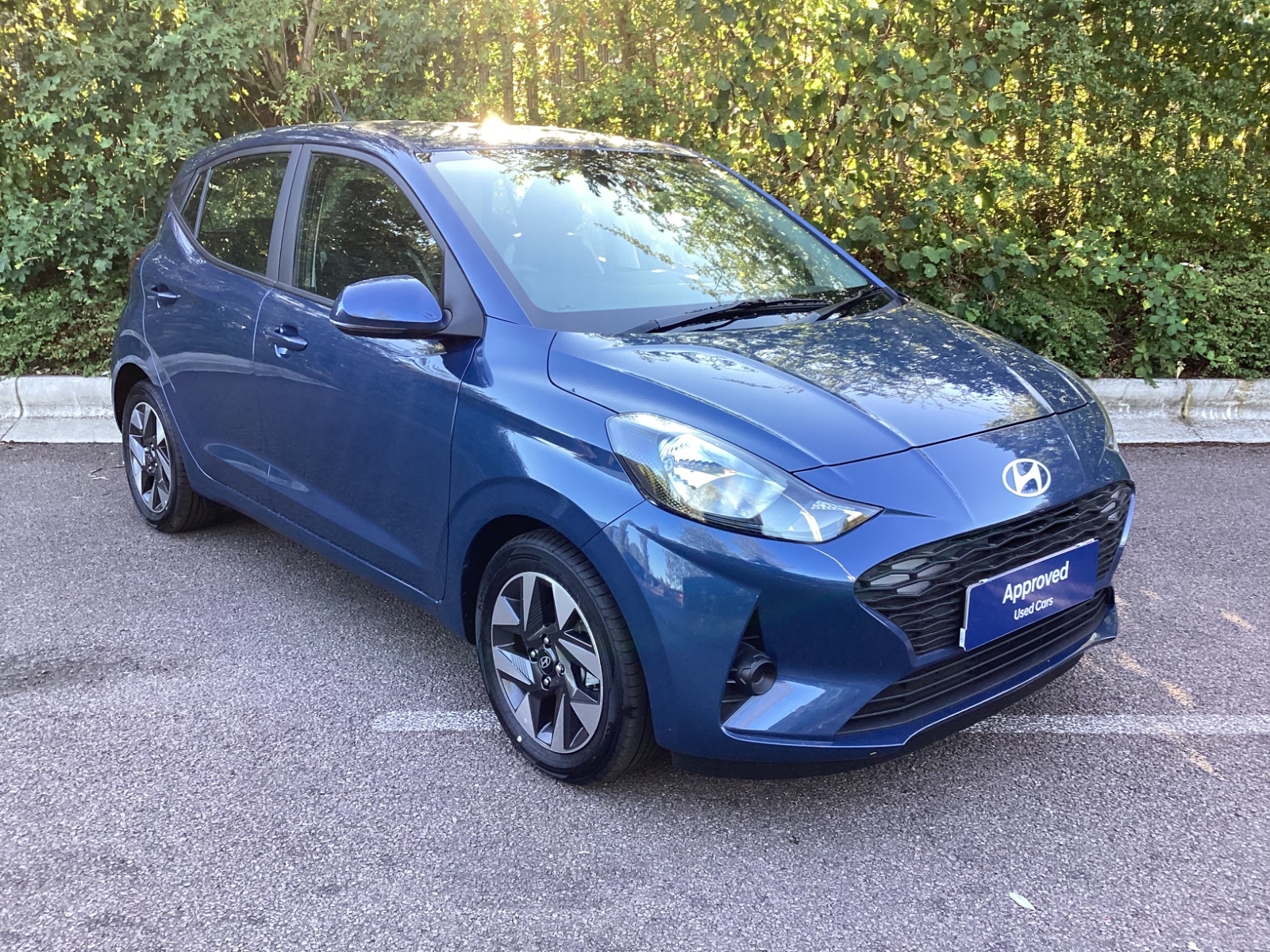 Main listing image - Hyundai i10