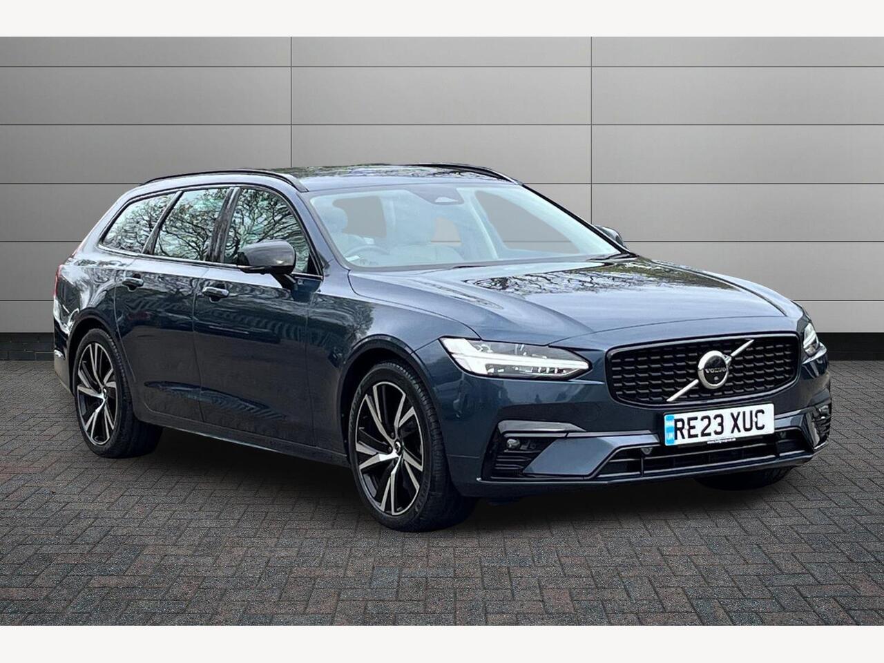 Main listing image - Volvo V90