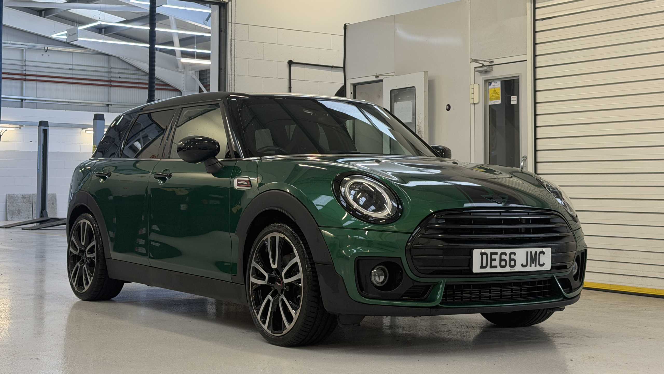 Main listing image - MINI Clubman