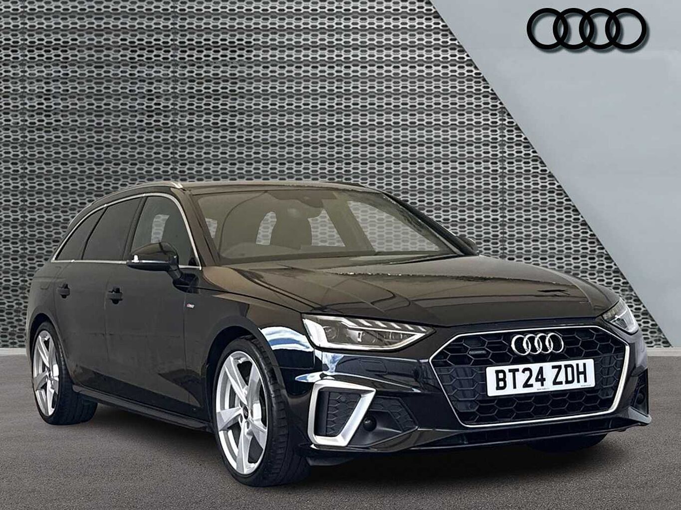 Main listing image - Audi A4