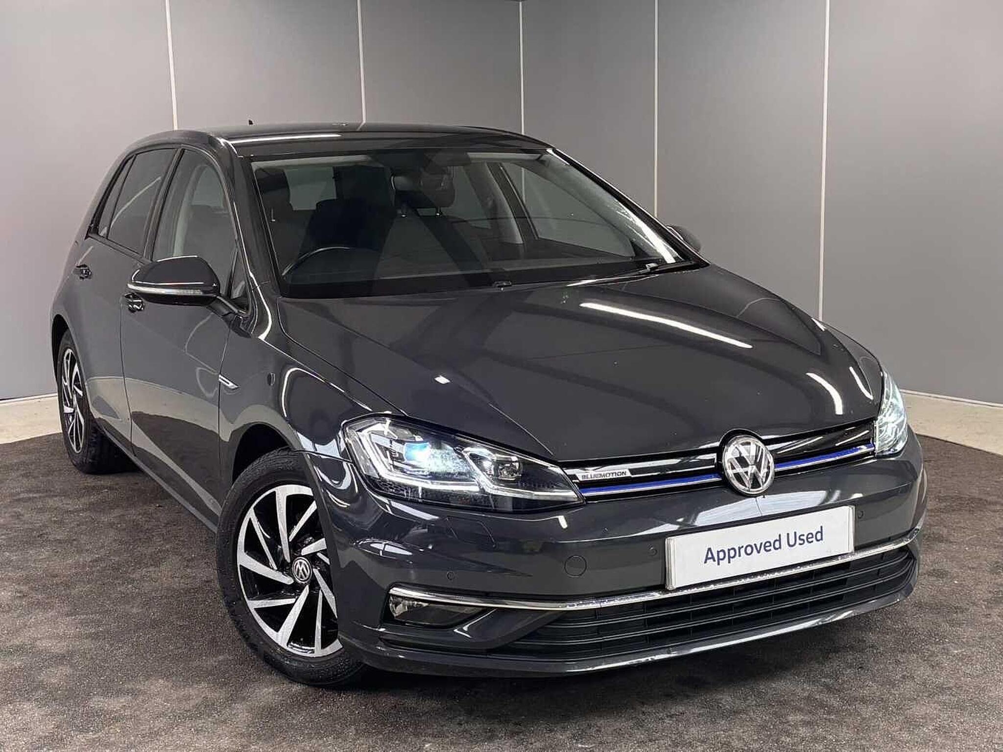 Main listing image - Volkswagen Golf