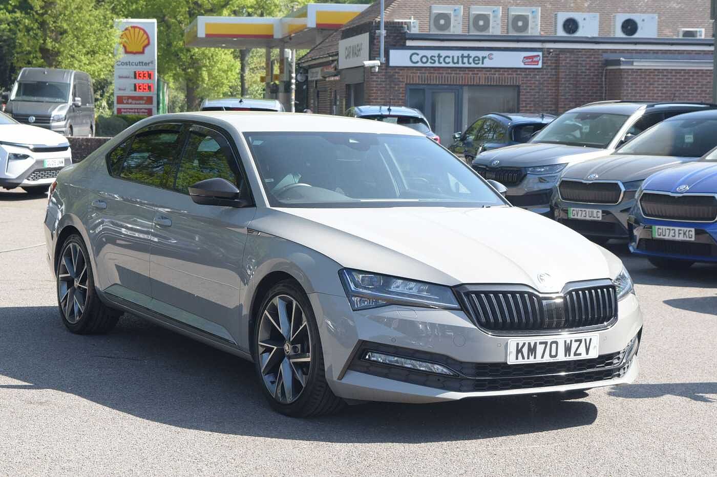 Main listing image - Skoda Superb