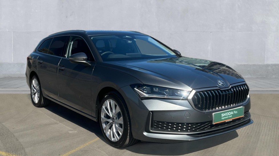 Main listing image - Skoda Superb Estate