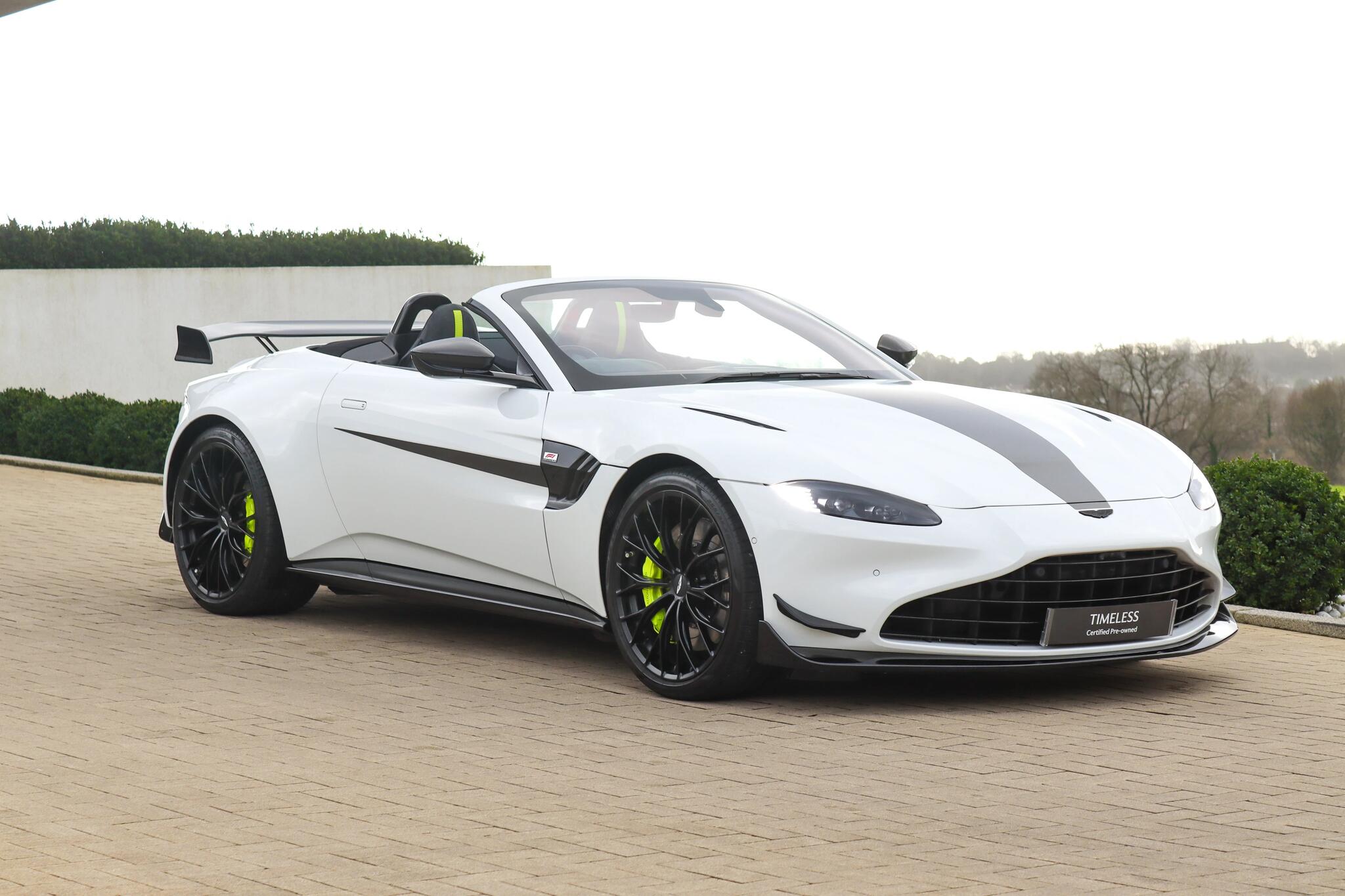 Main listing image - Aston Martin Vantage