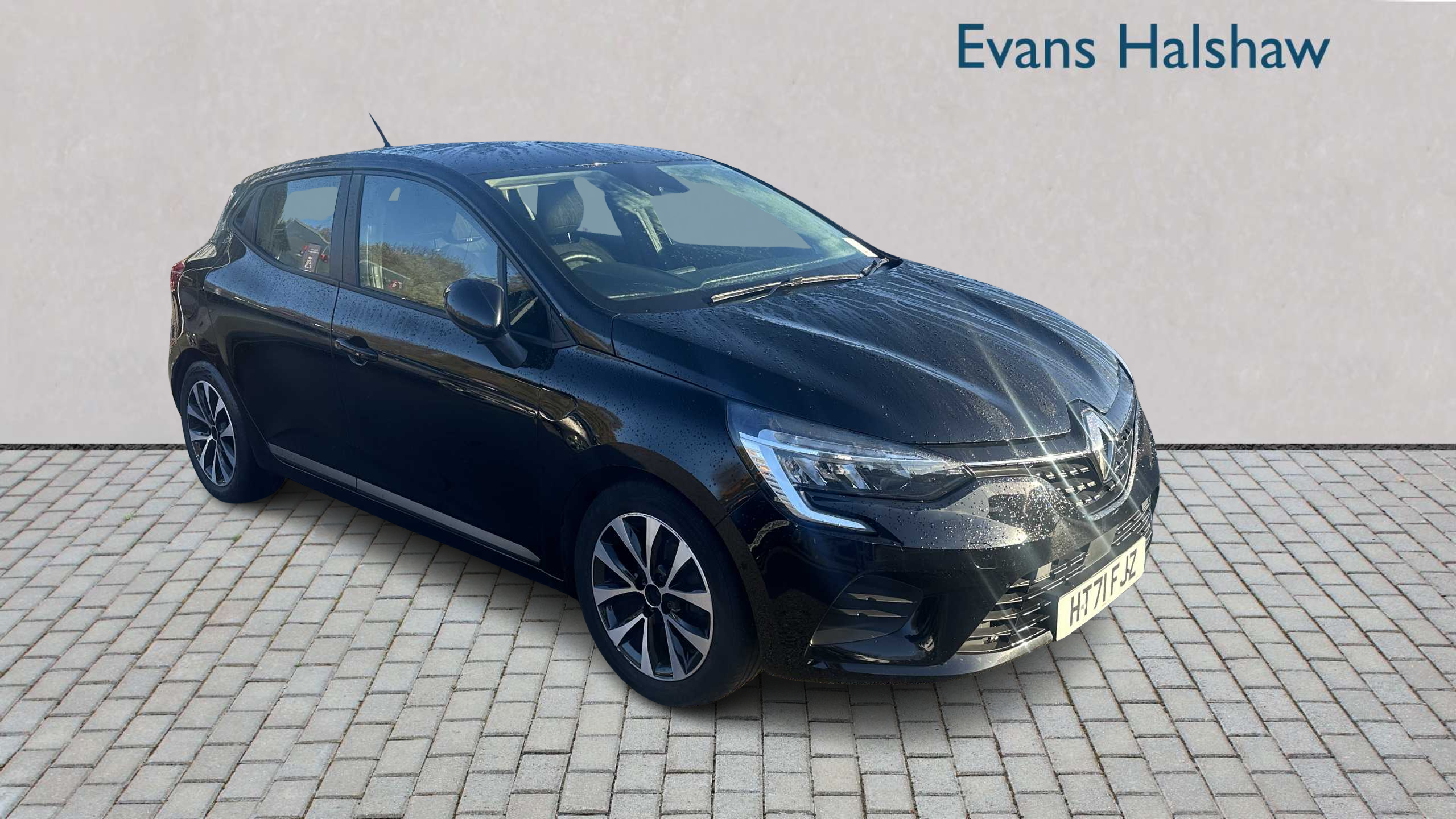 Main listing image - Renault Clio