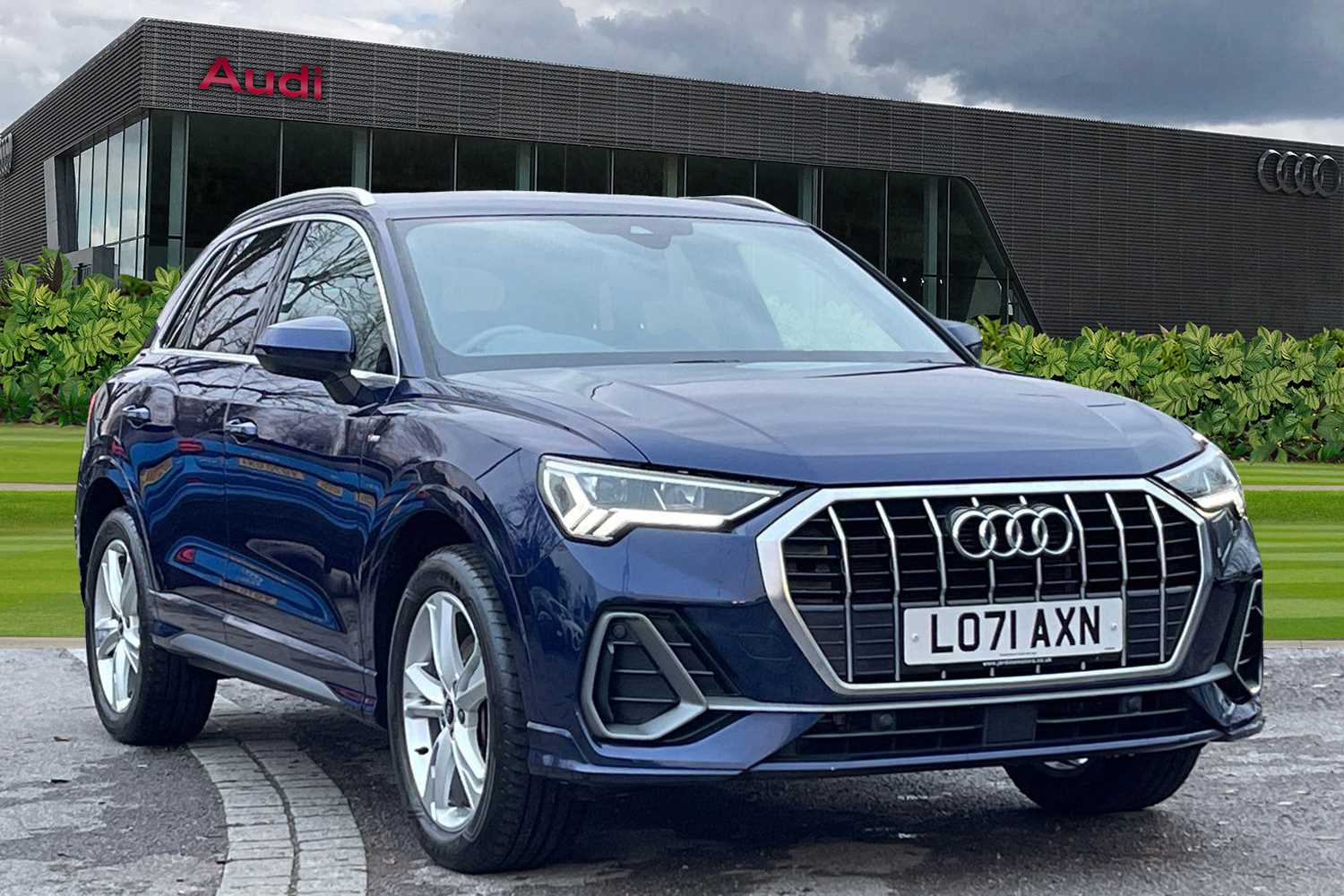 Main listing image - Audi Q3