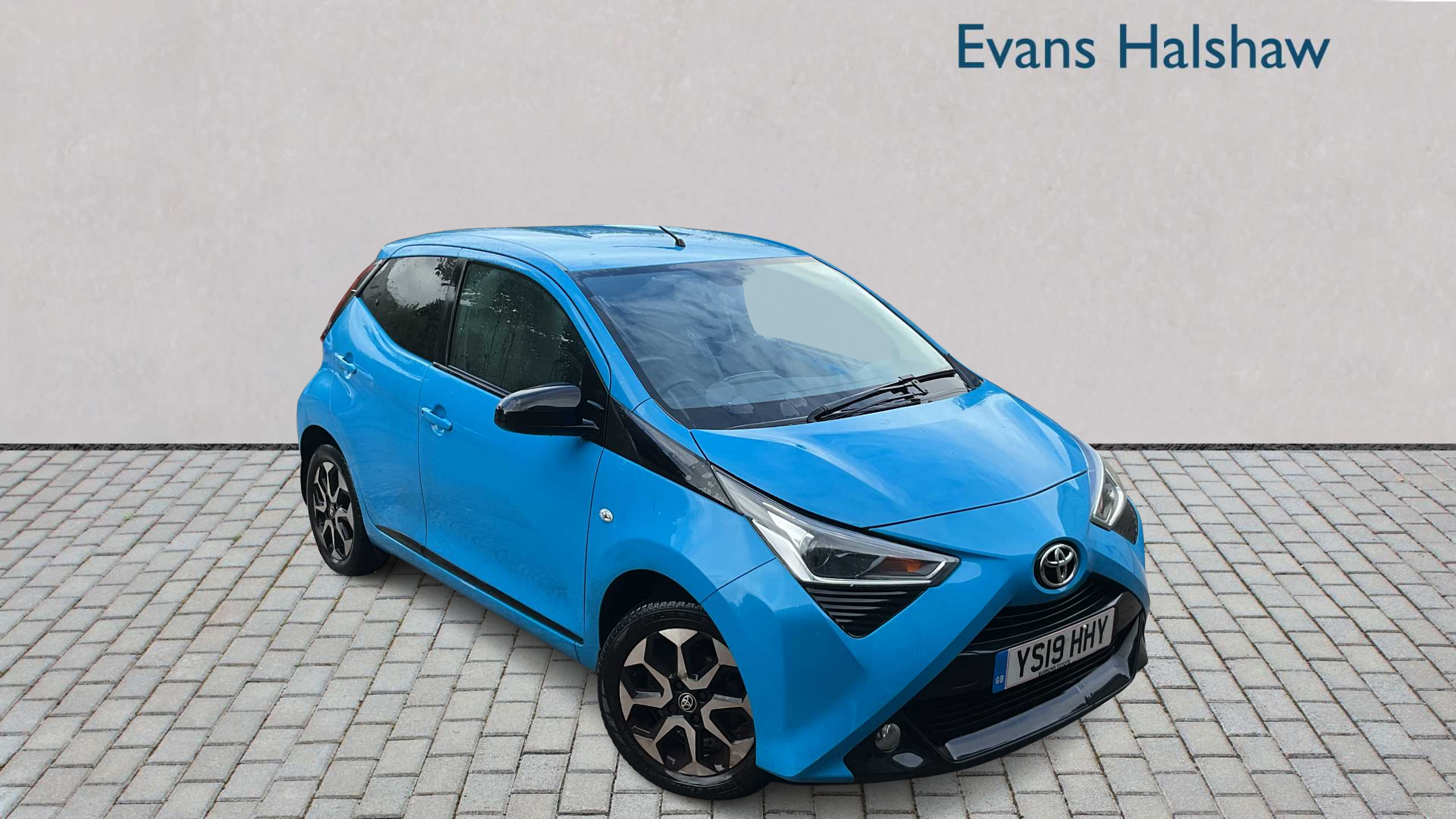 Main listing image - Toyota Aygo
