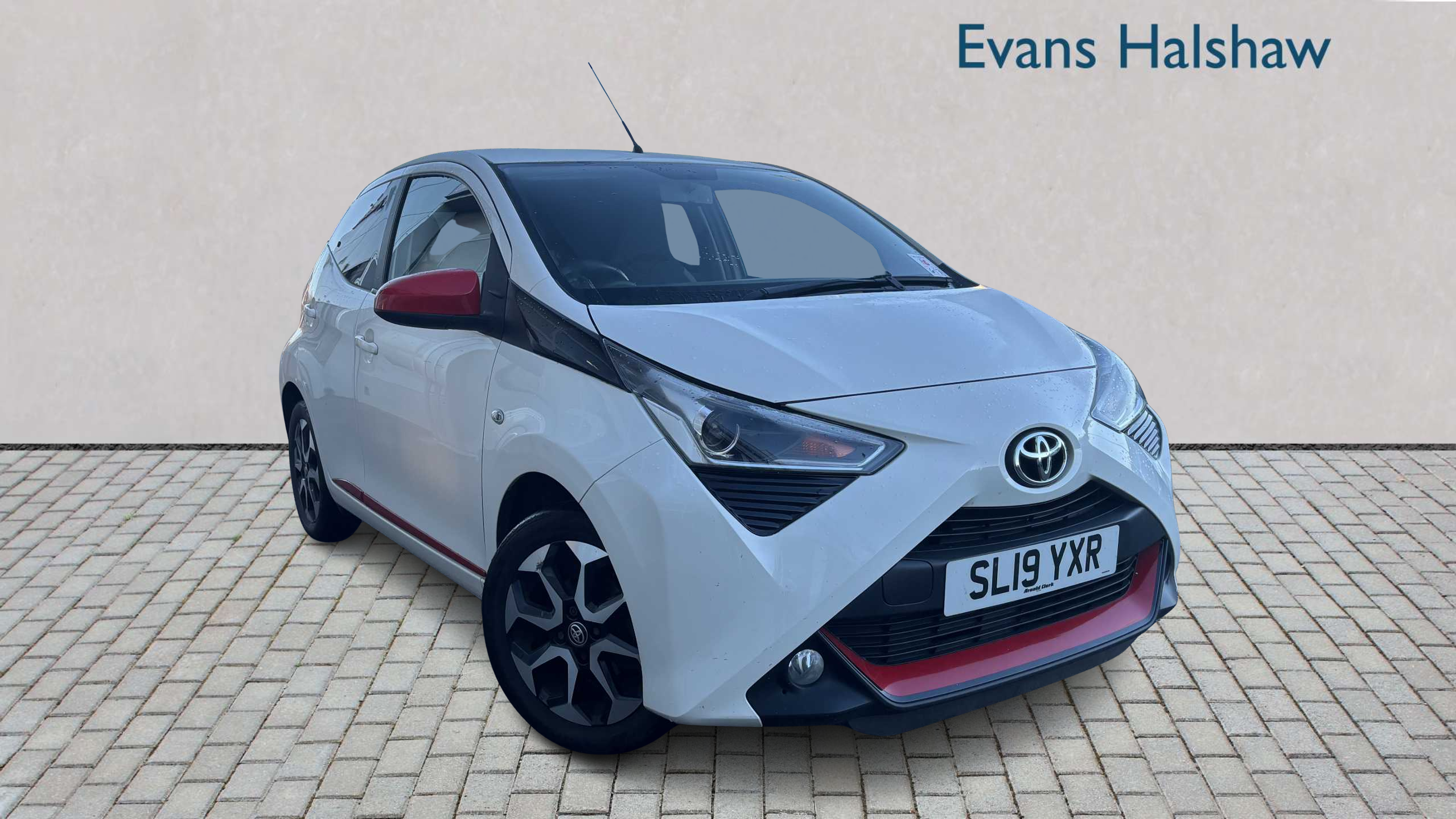 Main listing image - Toyota Aygo