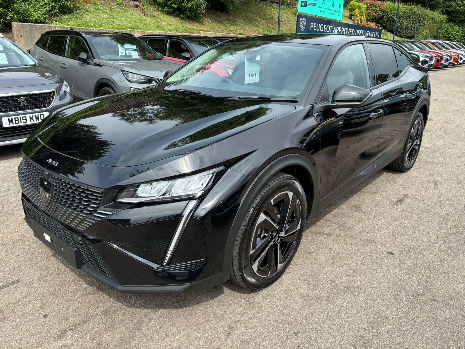 Main listing image - Peugeot 408