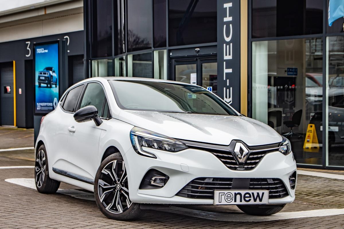 Main listing image - Renault Clio