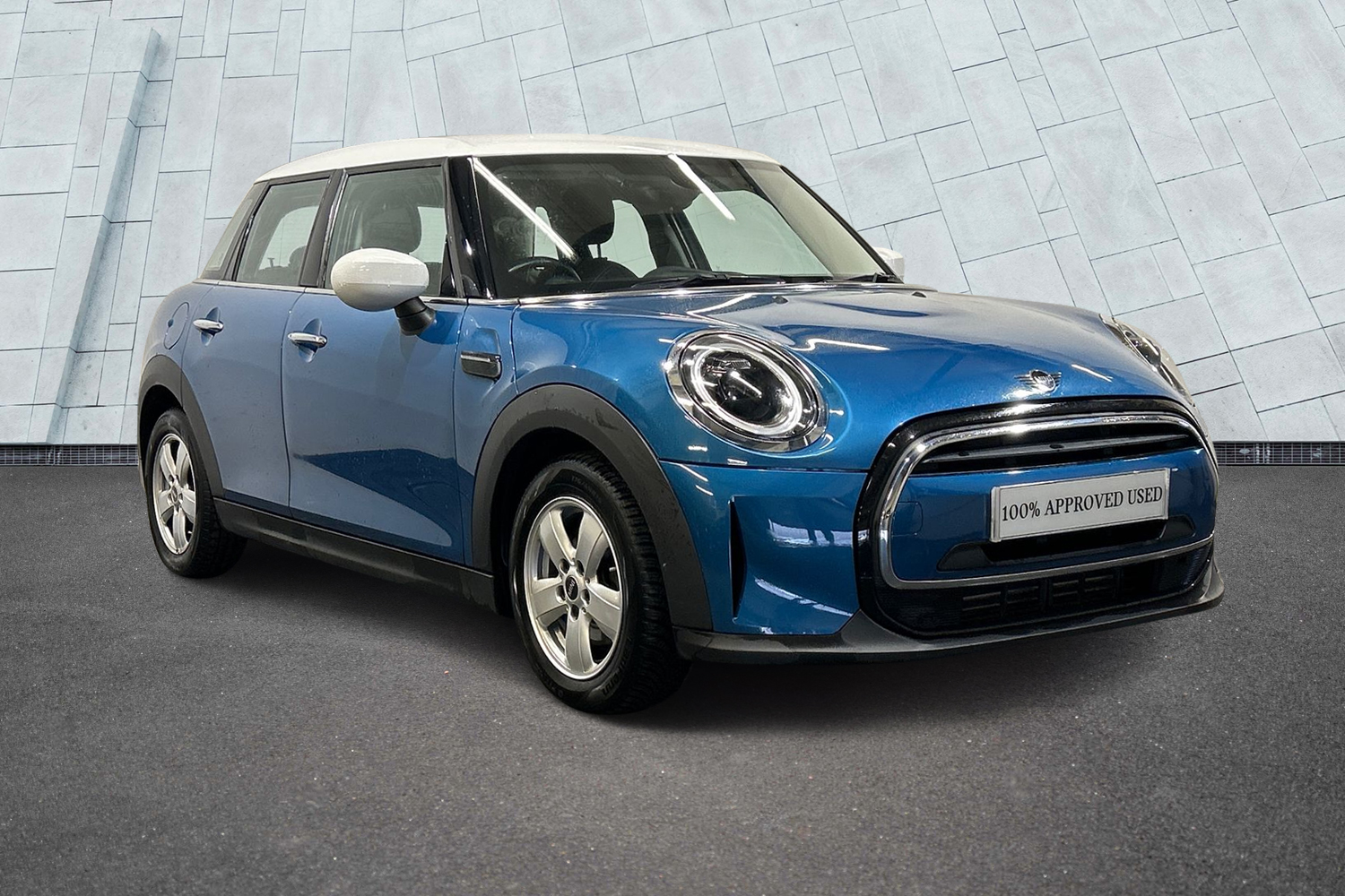 Main listing image - MINI Hatchback 5dr