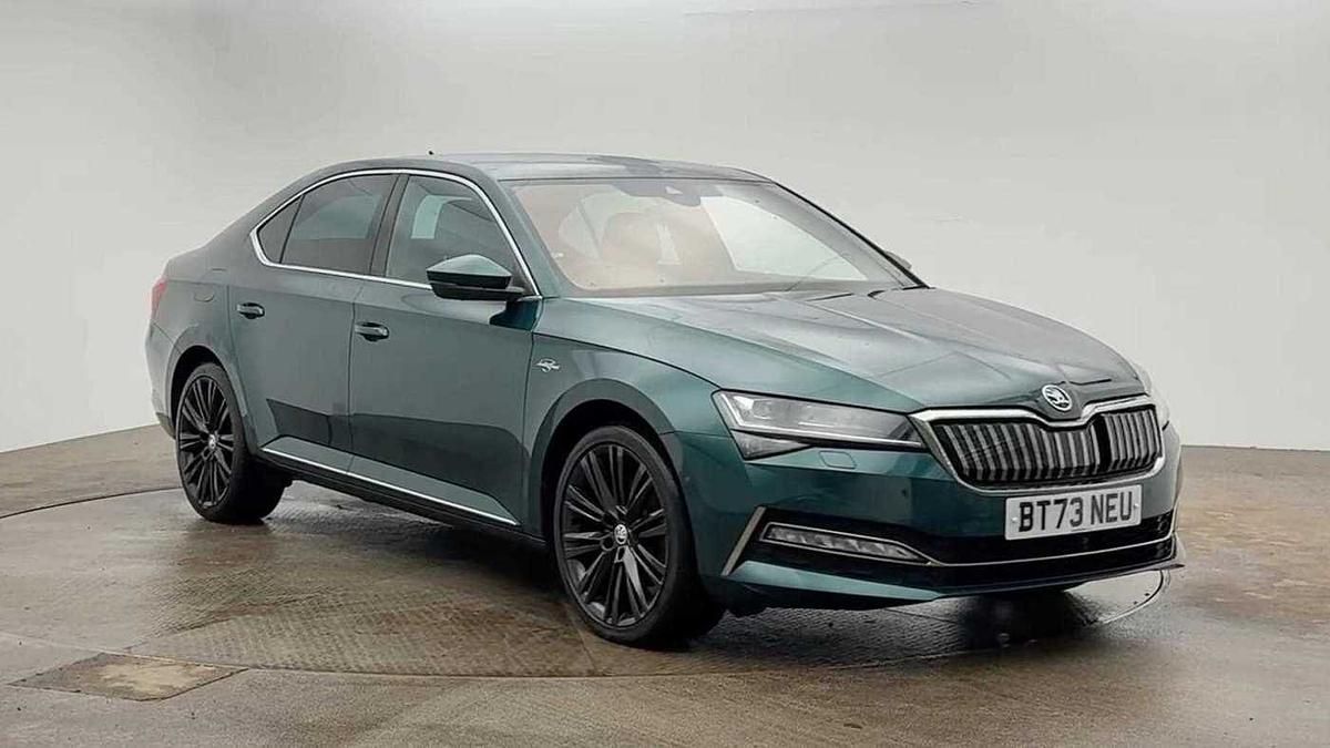 Main listing image - Skoda Superb