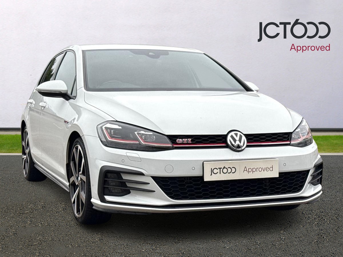 Main listing image - Volkswagen Golf