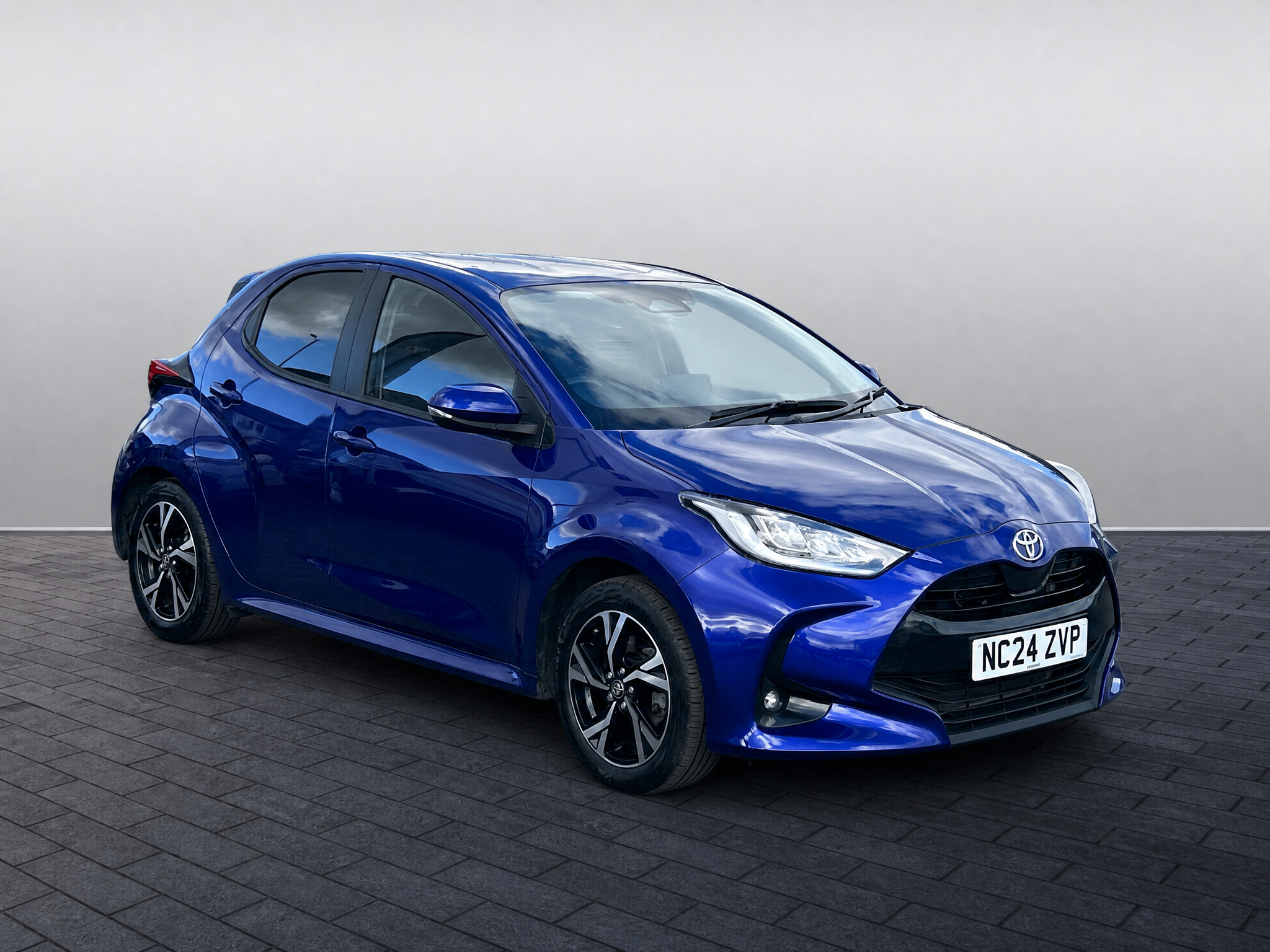 Main listing image - Toyota Yaris
