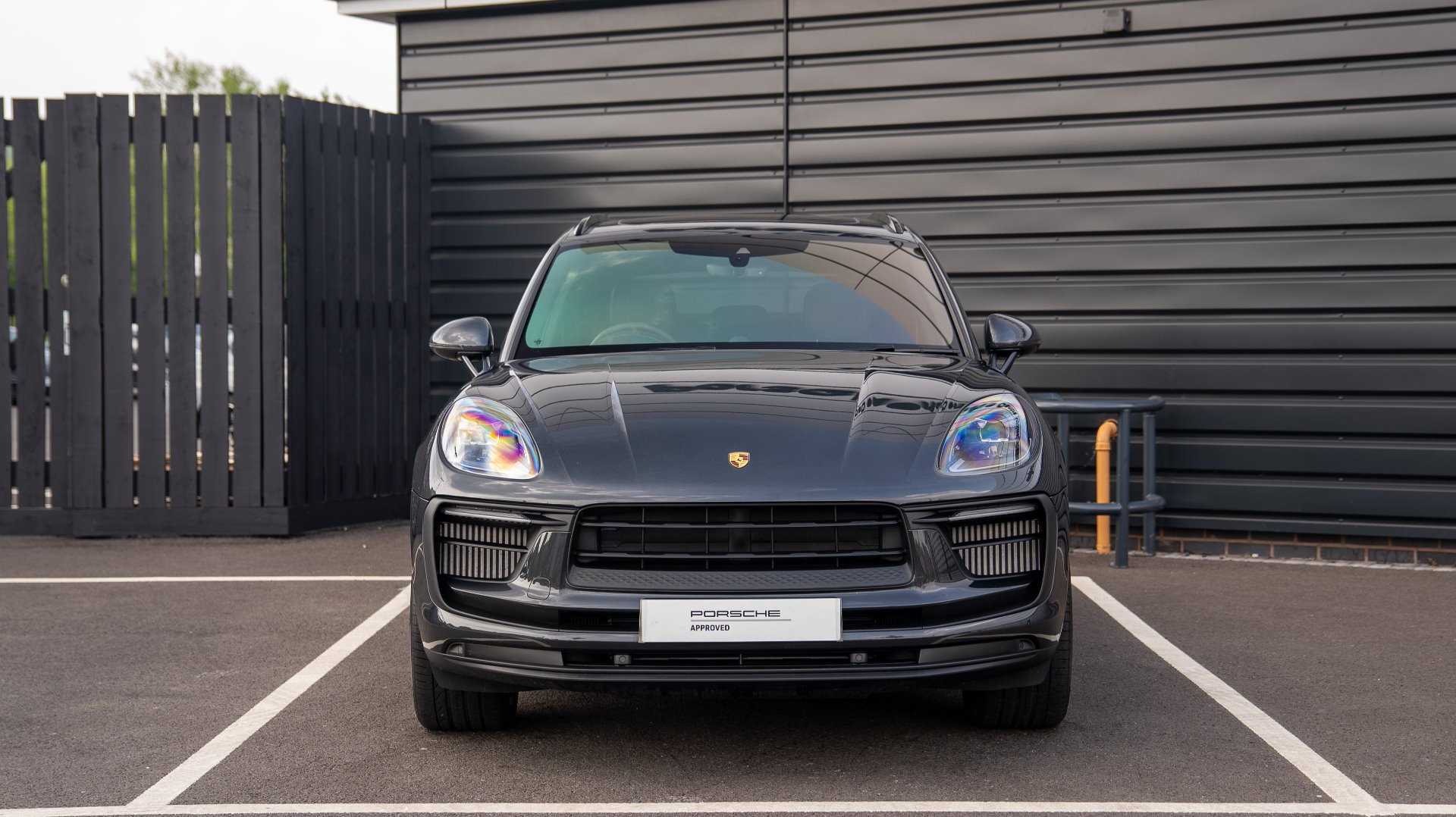 Main listing image - Porsche Macan