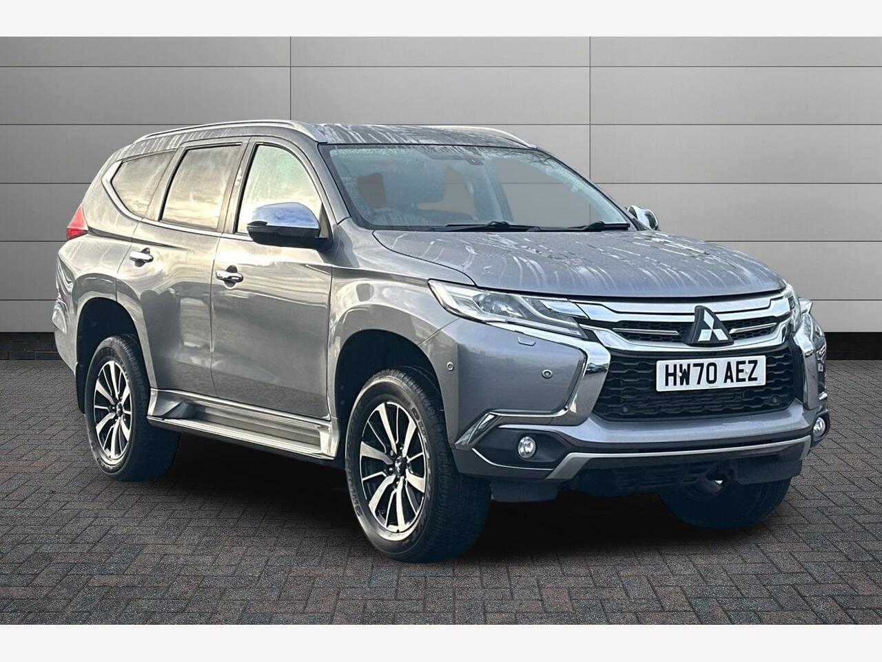 Main listing image - Mitsubishi Shogun Sport