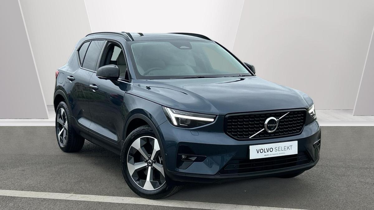 Main listing image - Volvo XC40