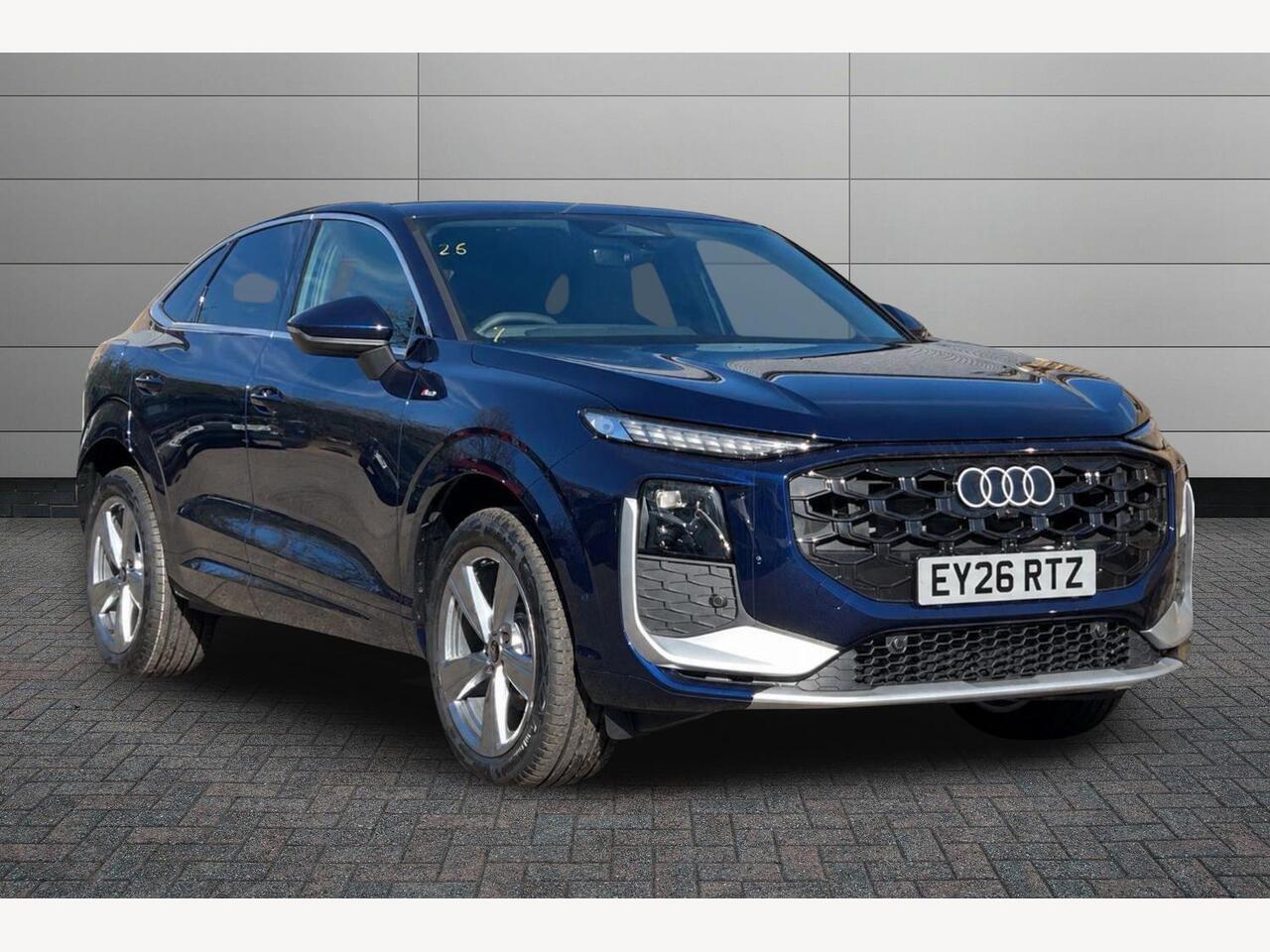 Main listing image - Audi Q3
