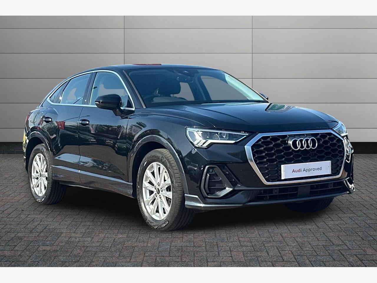 Main listing image - Audi Q3