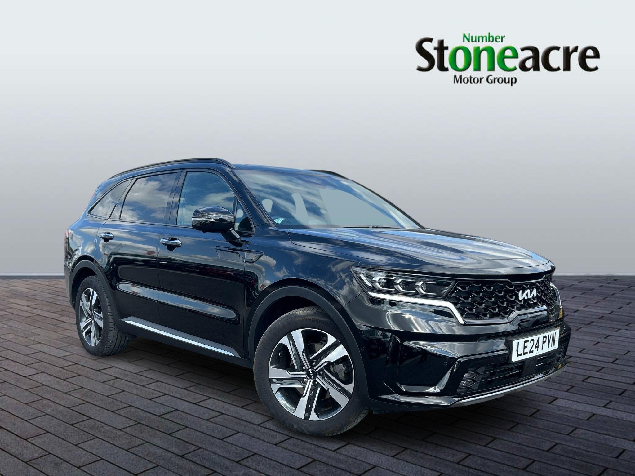 Main listing image - Kia Sorento