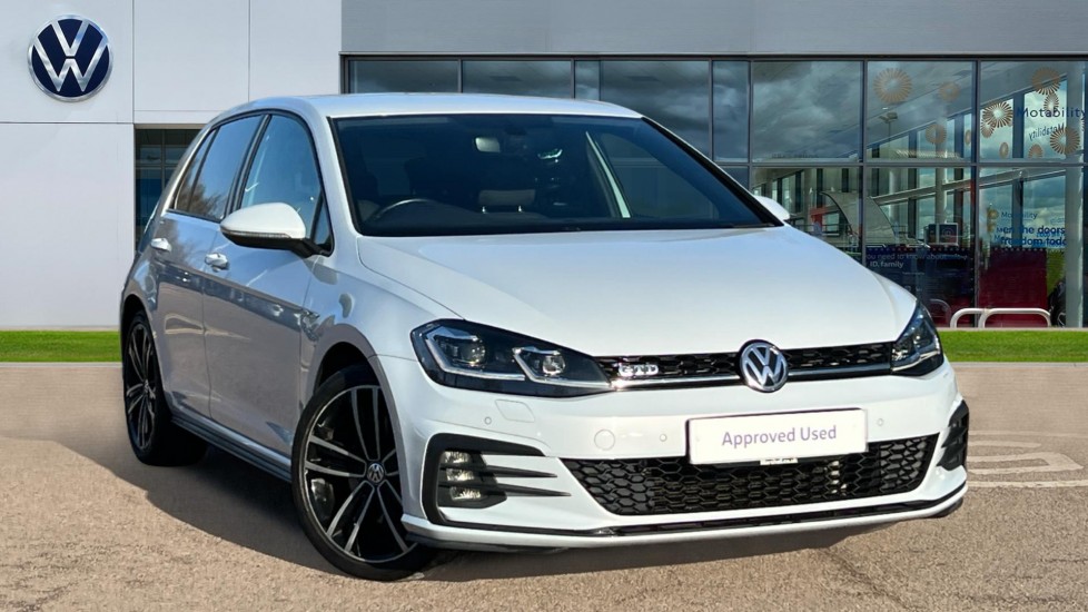 Main listing image - Volkswagen Golf
