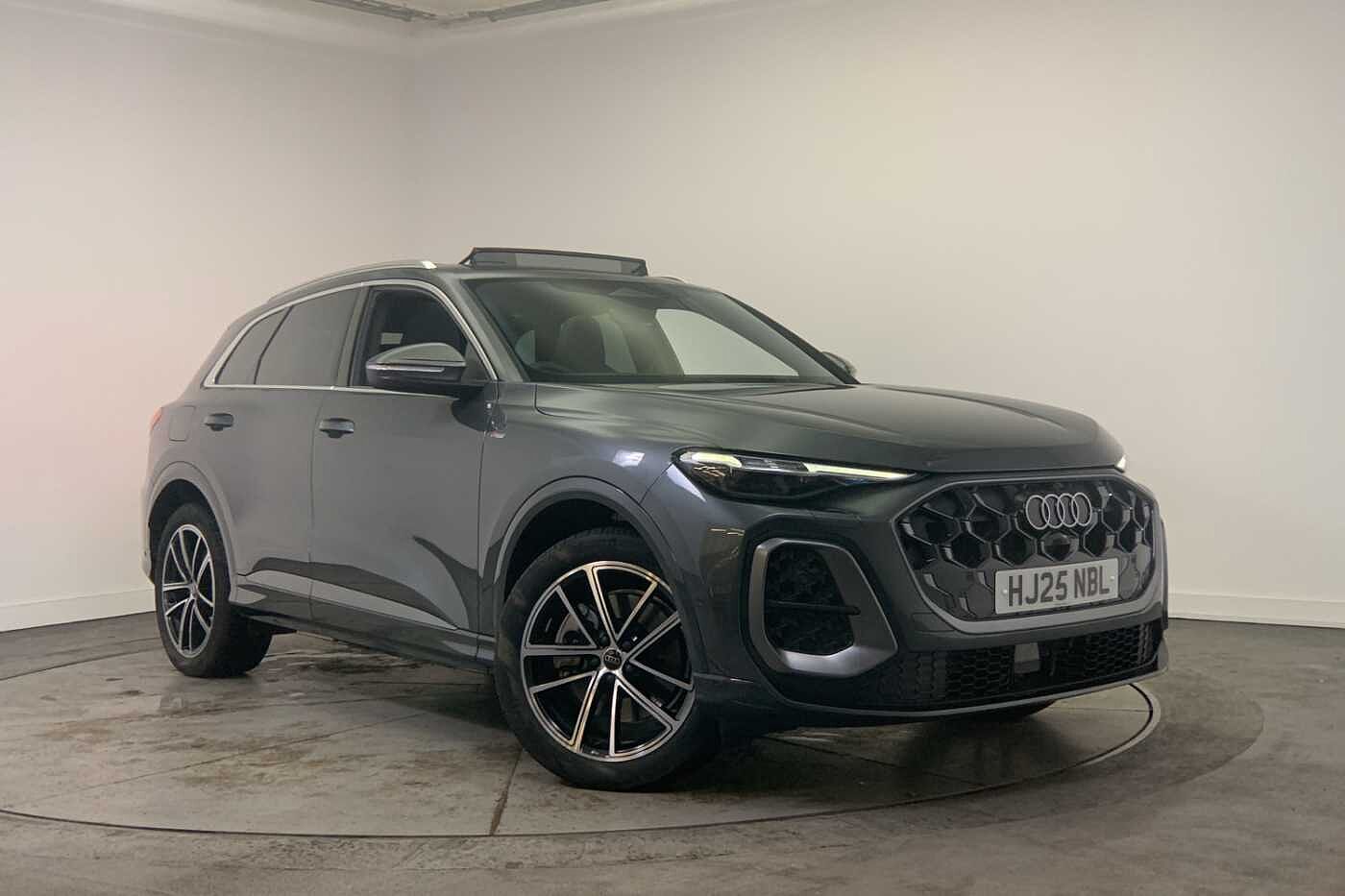 Main listing image - Audi Q5