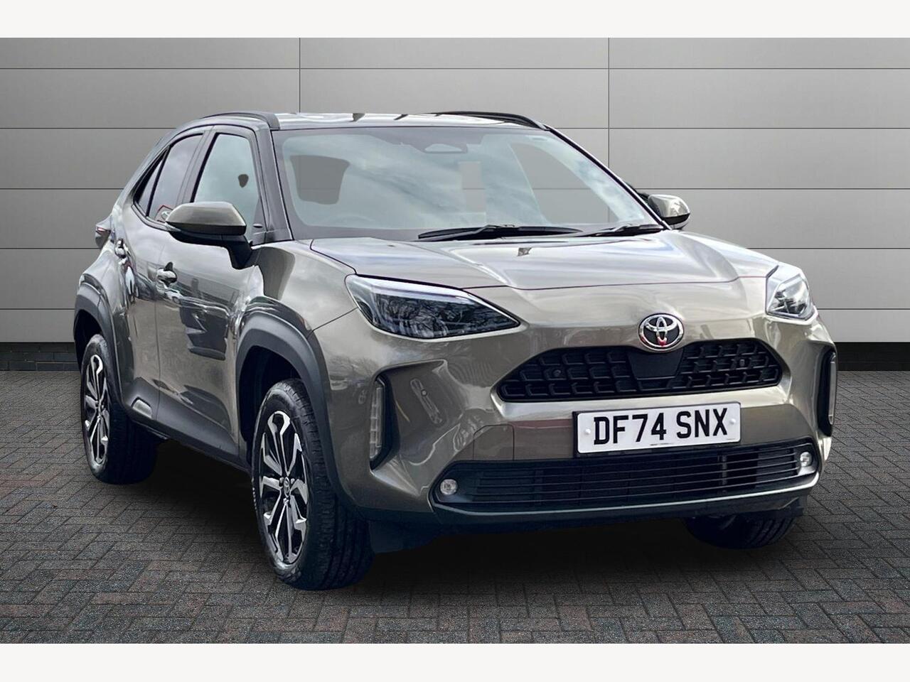 Main listing image - Toyota Yaris Cross