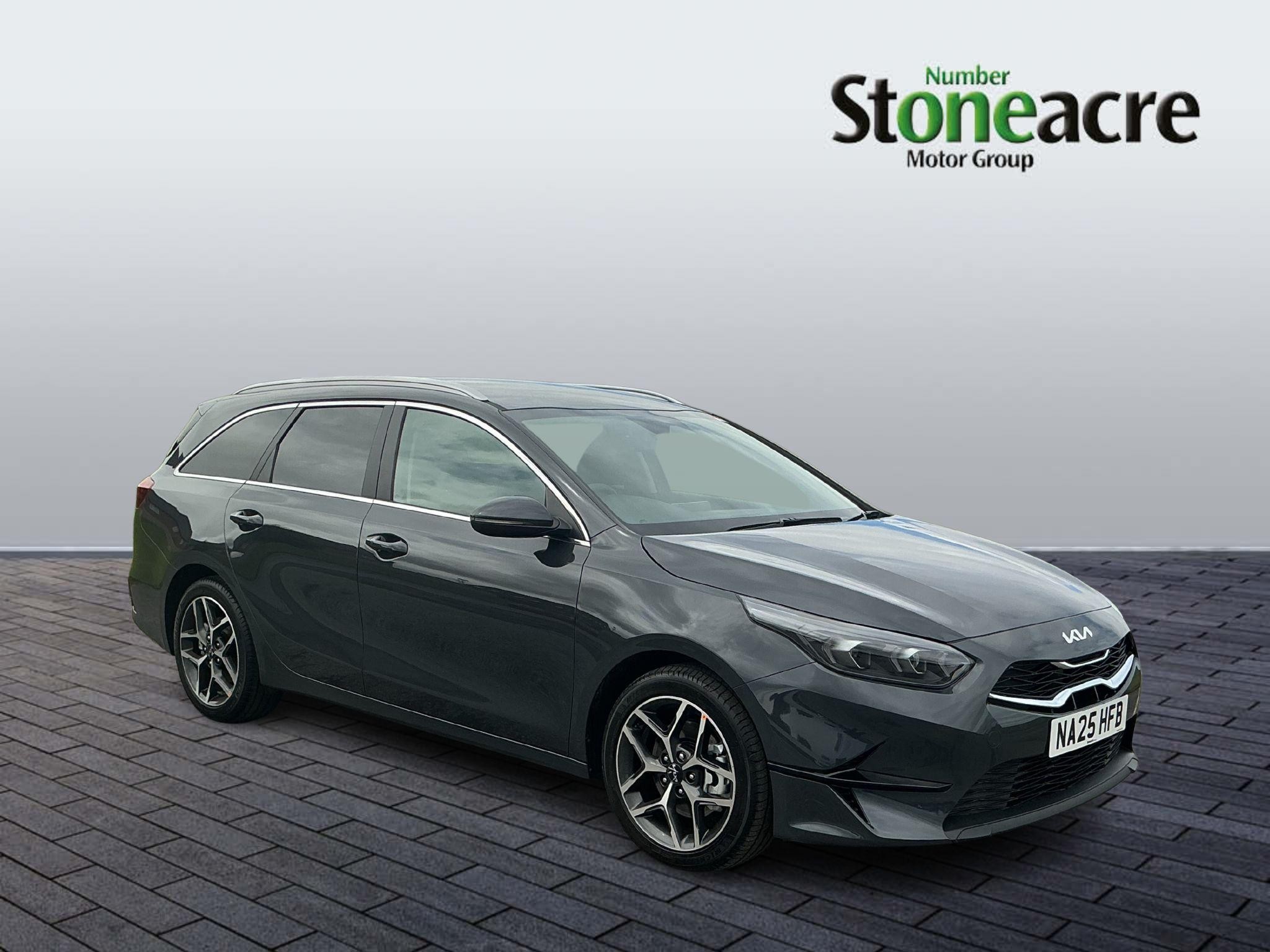 Main listing image - Kia Ceed SW