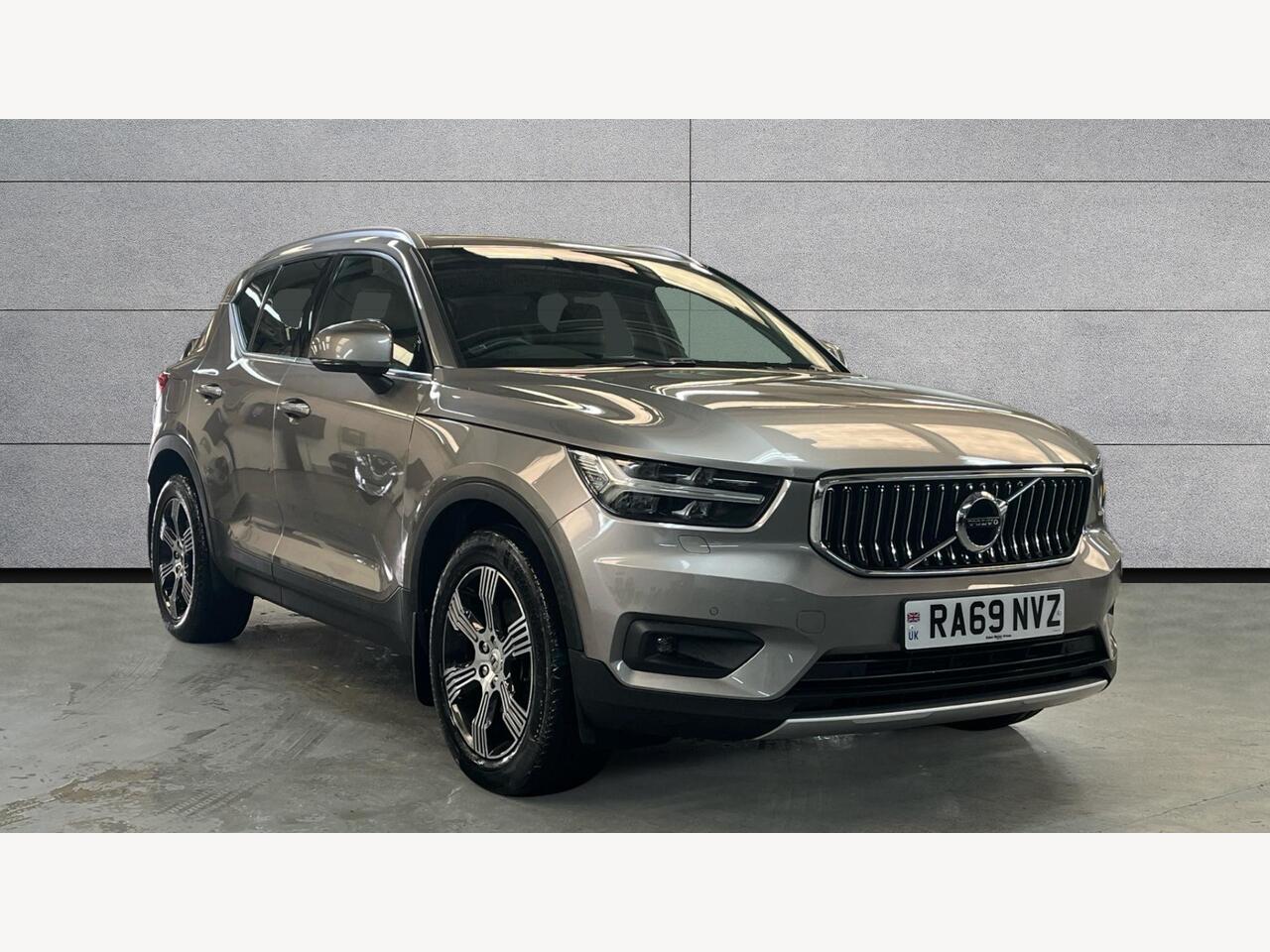 Main listing image - Volvo XC40