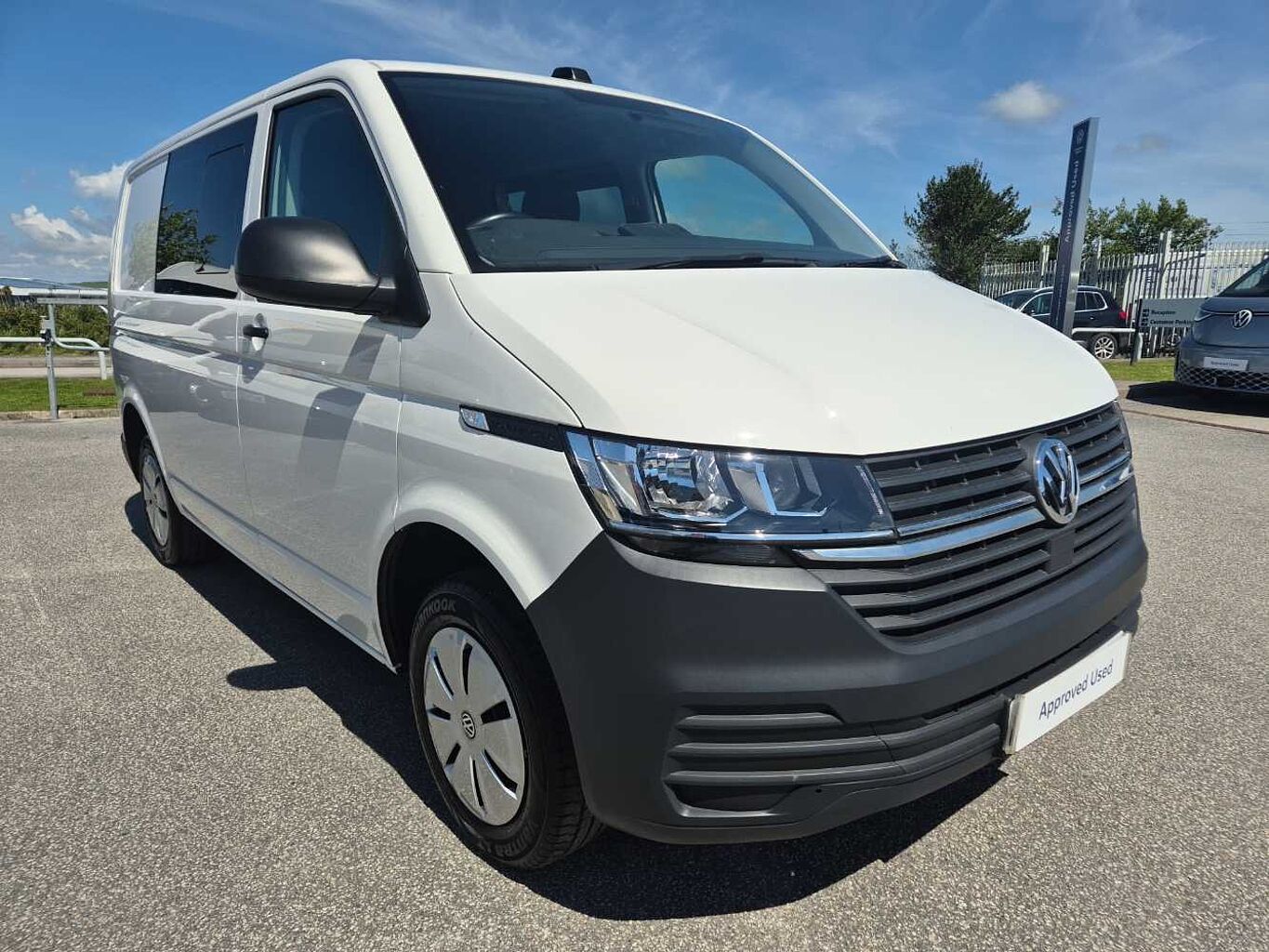 Main listing image - Volkswagen Transporter