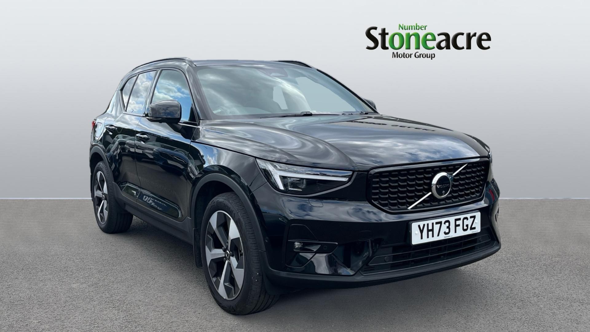 Main listing image - Volvo XC40